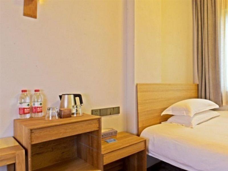 Ramada Encore By Wyndham Shanghai Pudong Airport Екстериор снимка
