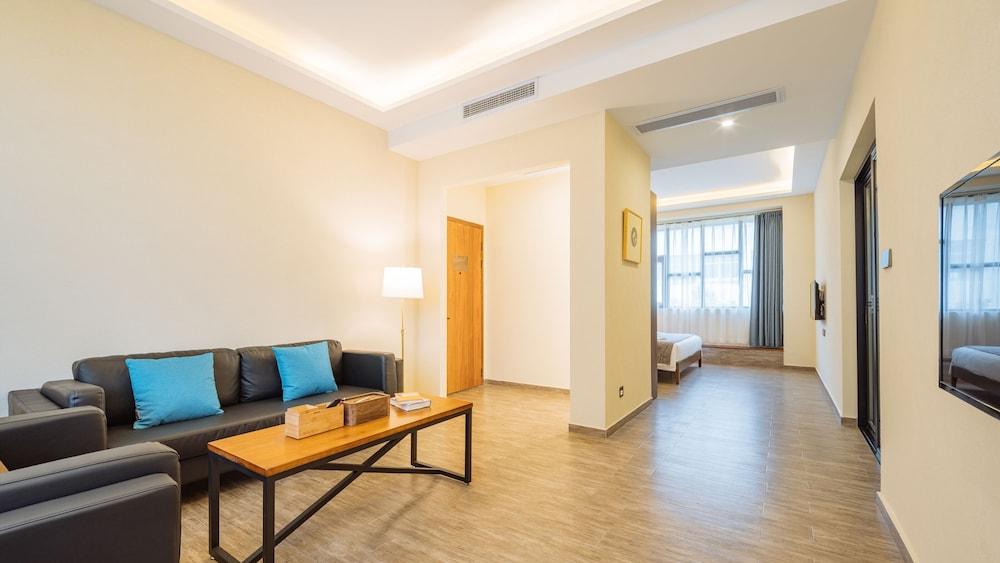 Ramada Encore By Wyndham Shanghai Pudong Airport Екстериор снимка