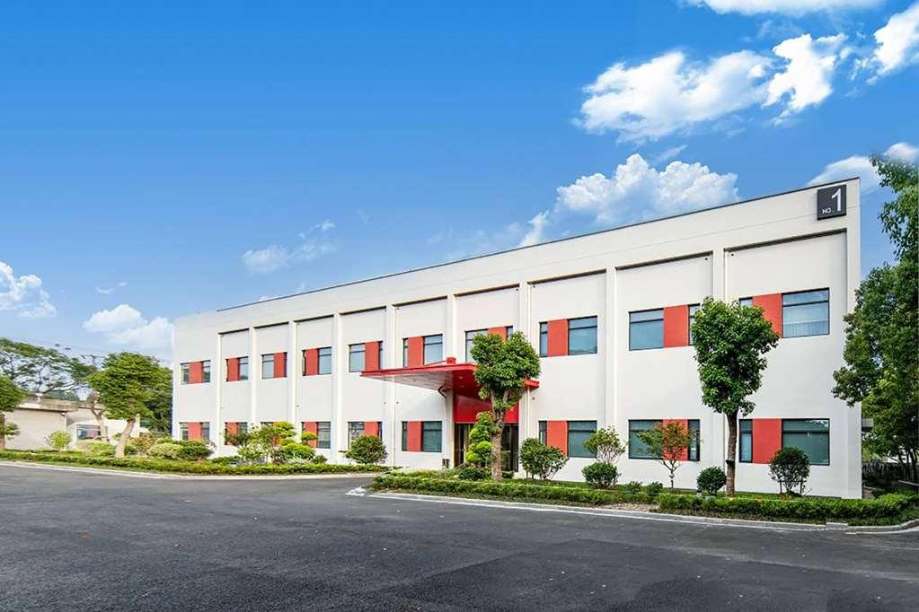 Ramada Encore By Wyndham Shanghai Pudong Airport Екстериор снимка